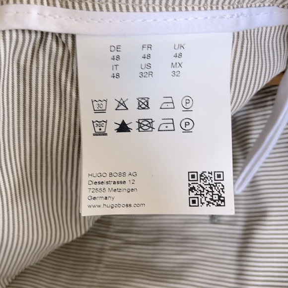 Hugo Boss Shorts, size 32 with stretch material. - Picture 3 of 4
